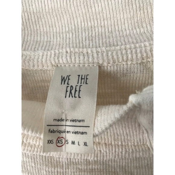 FREE PEOPLE Don’t Forget Me Side Button Top    XS A15 - Picture 4 of 4